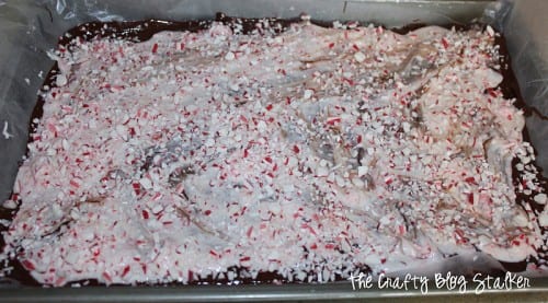 How to Make Easy Peppermint Bark, a recipe tutorial featured by top US craft blog, The Crafty Blog Stalker.