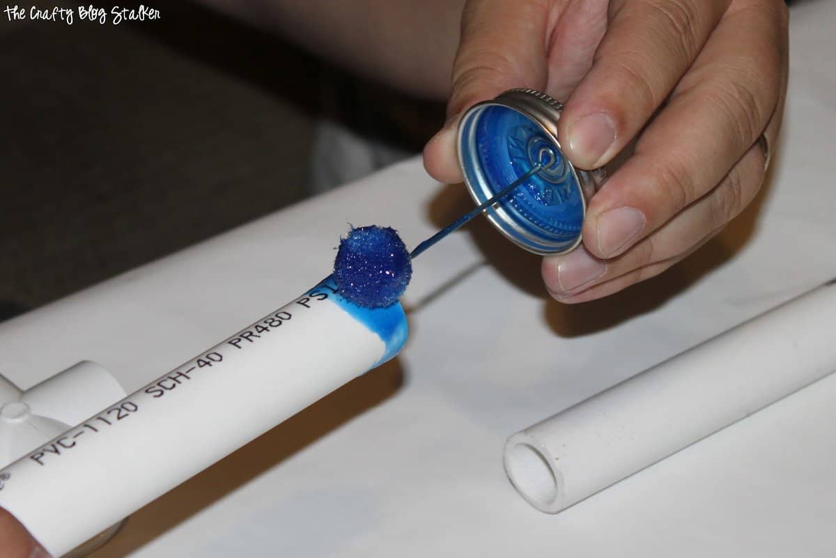 applying pvc pipe glue