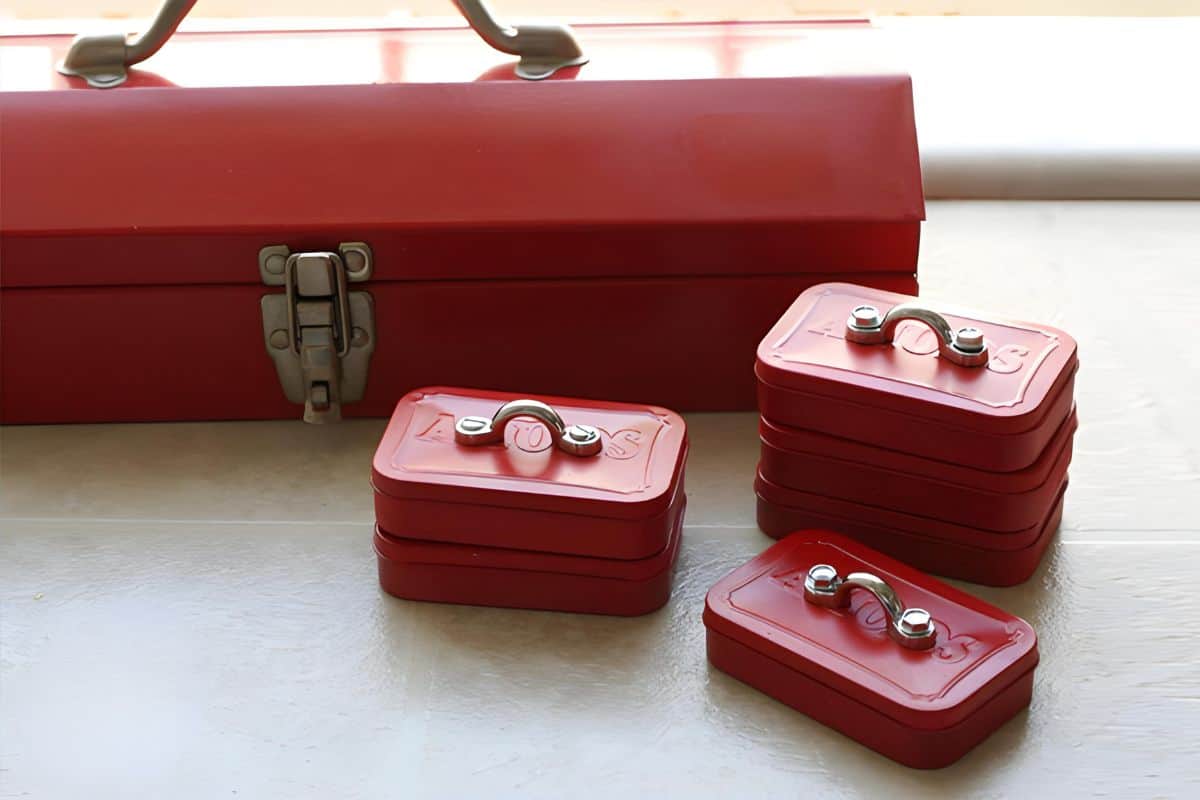 Little Red Tool Box made from Altoid Tins.