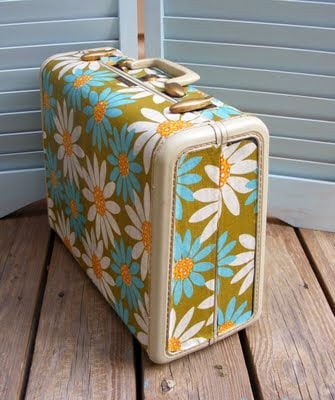 Upcycle that old vintage suitcase into a table, shelves or a dresser. There are so many home decor ideas you can craft and makeover those old suitcases.