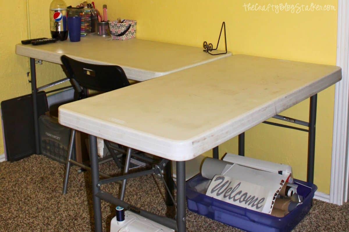 How to Make a Custom Craft Table, a tutorial featured by top US craft blog, The Crafty Blog Stalker.