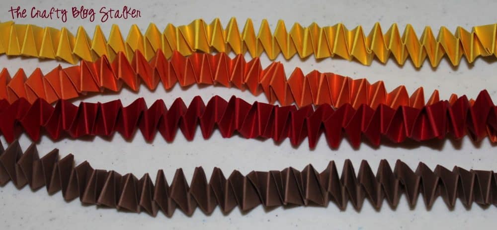 How to Make a Paper Chain Fall Wreath - The Crafty Blog Stalker
