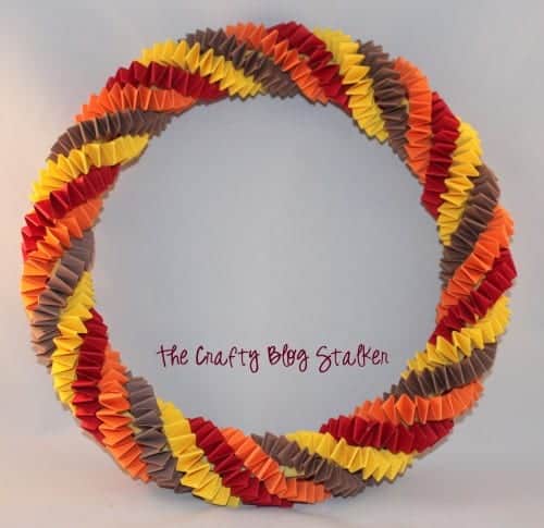 How to Make a Paper Chain Fall Wreath, a tutorial featured by top US craft blog, The Crafty Blog Stalker.