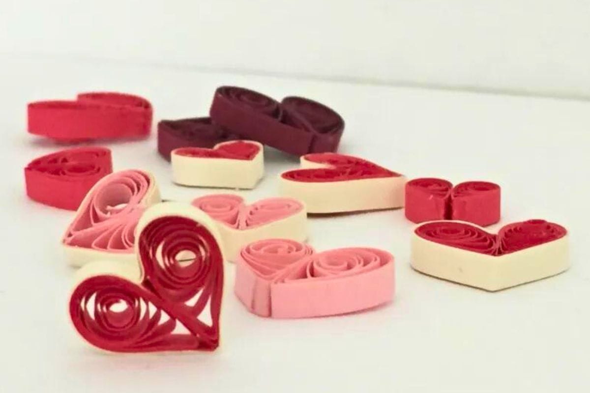 Quilling Paper Hearts.