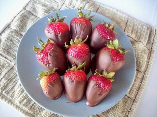 strawberries dipped chocolate