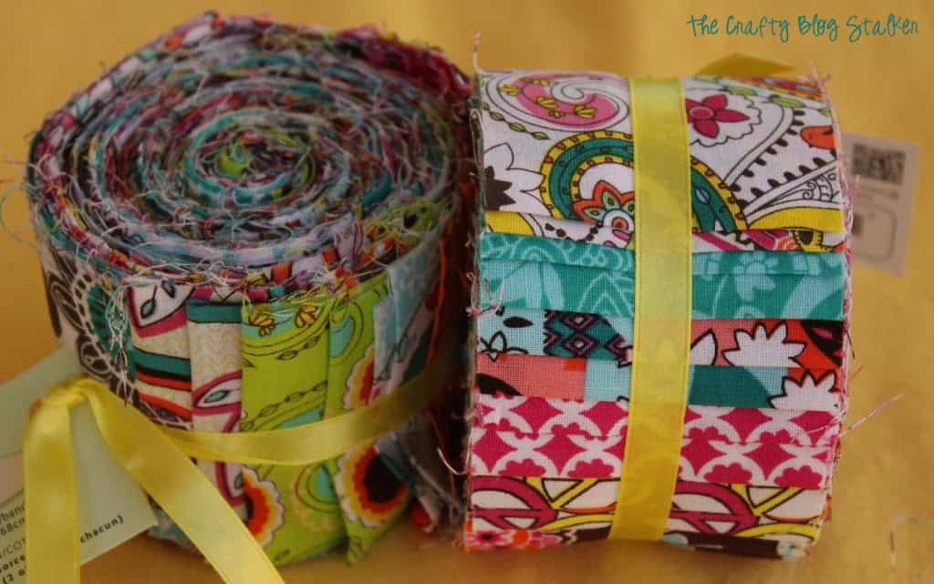 How to Make a Fabric Strip Rag Quilt, a tutorial featured by top US craft blog, The Crafty Blog Stalker.