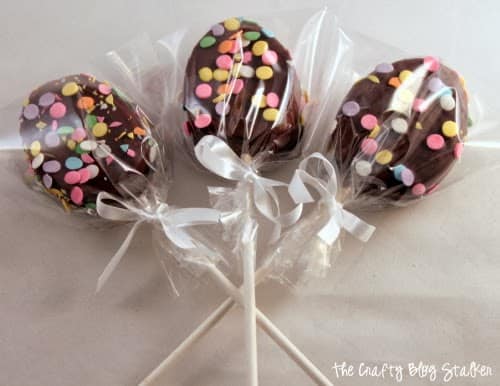 marshmallow pops with a cake pop baggie over the top