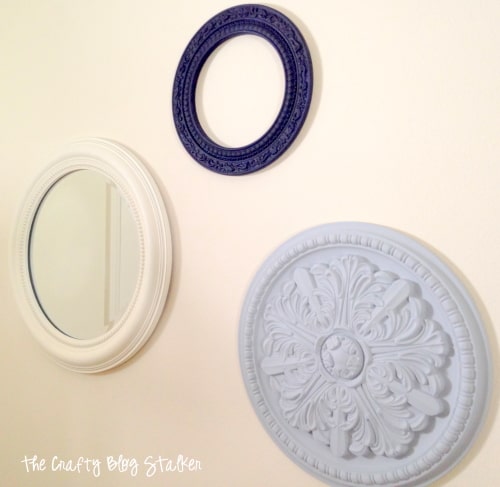 hvordan man laver malede medaljoner væg indretning, en tutorial featured af top US craft blog, den snu Blog Stalker