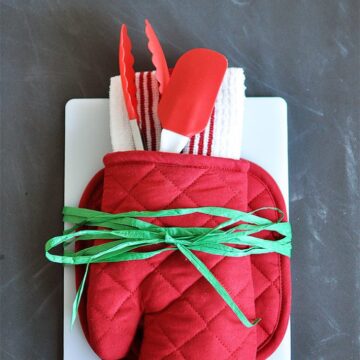 Christmas Gift Idea | Creative a fun and festive Christmas present for any food lover!