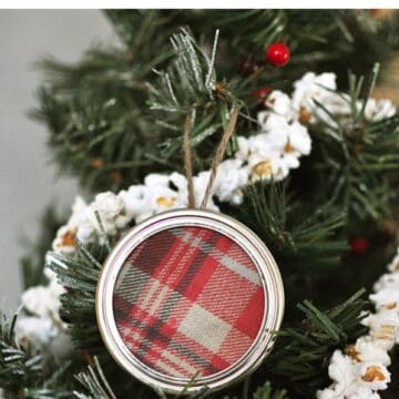 Super Simple and Easy Plaid Mason Jar Lid Ornament via Cherishedbliss.com