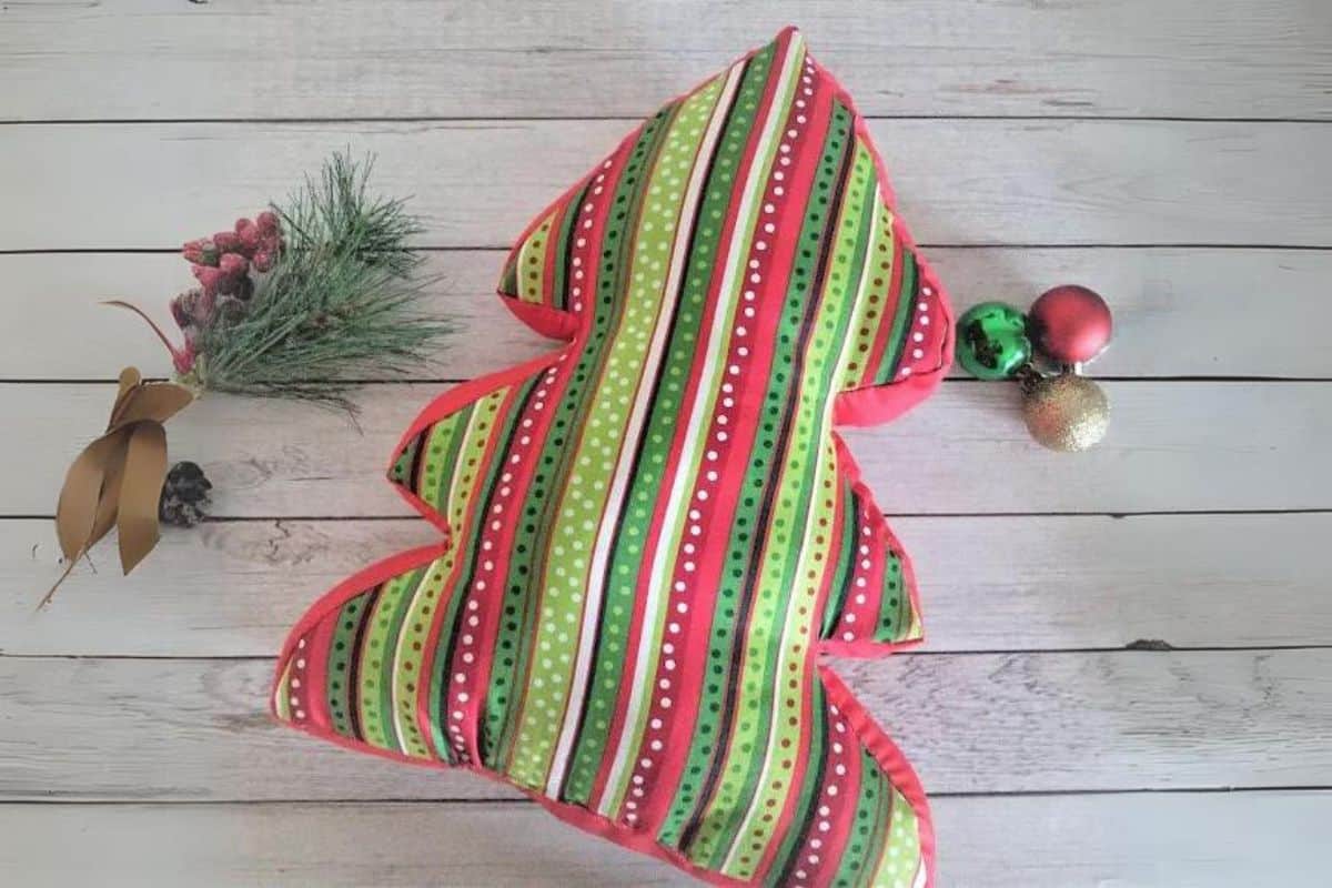 Christmas Tree Pillow Pattern.