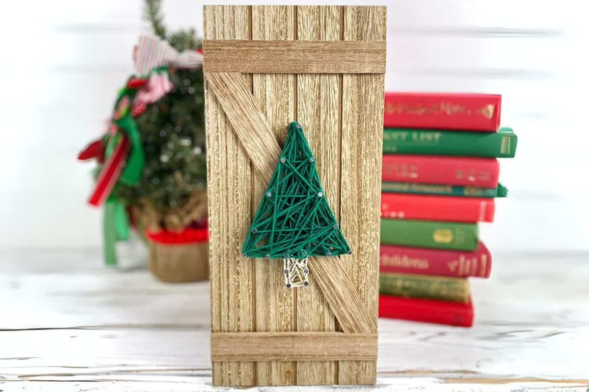 Christmas Tree String Art.