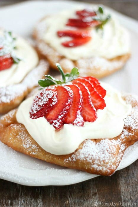 Strawberry-Shortcake-Cheesecake-Scones-with-a-cheesecake-layer-and-topped-with-fresh-strawberries-dessert