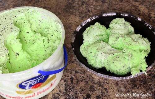 Make a delicious Mint Ice Cream Pie for dessert! This dessert recipe is so good and perfect for a hot summer day. Celebrate with a frozen pie.