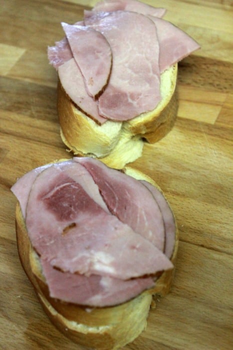 Ham on bread