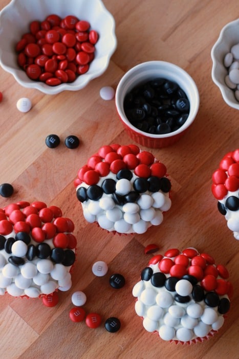 Pokemon Go Pokeball Cupcakes