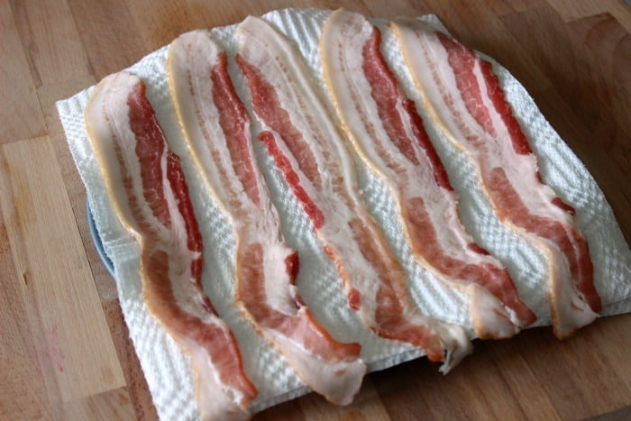 bacon on paper towells