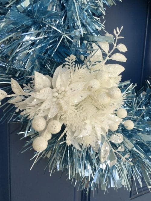 How to Make an Easy Garland Winter Wreath, a tutorial featured by top US craft blog, The Crafty Blog Stalker.