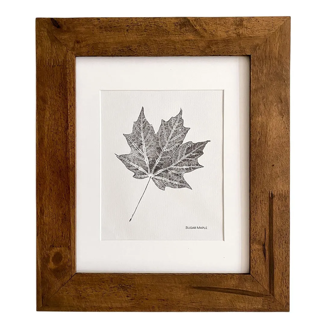 How to make easy black and white leaf printings for your DIY fall home decor or autumn wall art 
