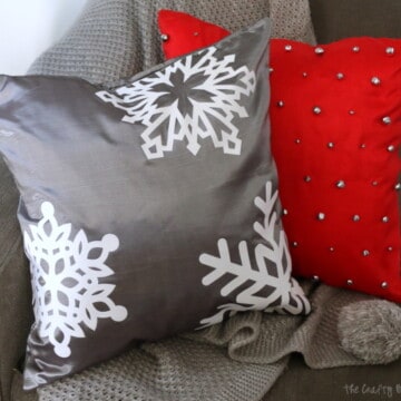 Snowflake Pillow Cover | Home Decor | Holidays | Winter | Snowflakes | DIY | Craft Tutorial Idea | Cricut Maker | Cricut BrightPad | Cricut Easy Press