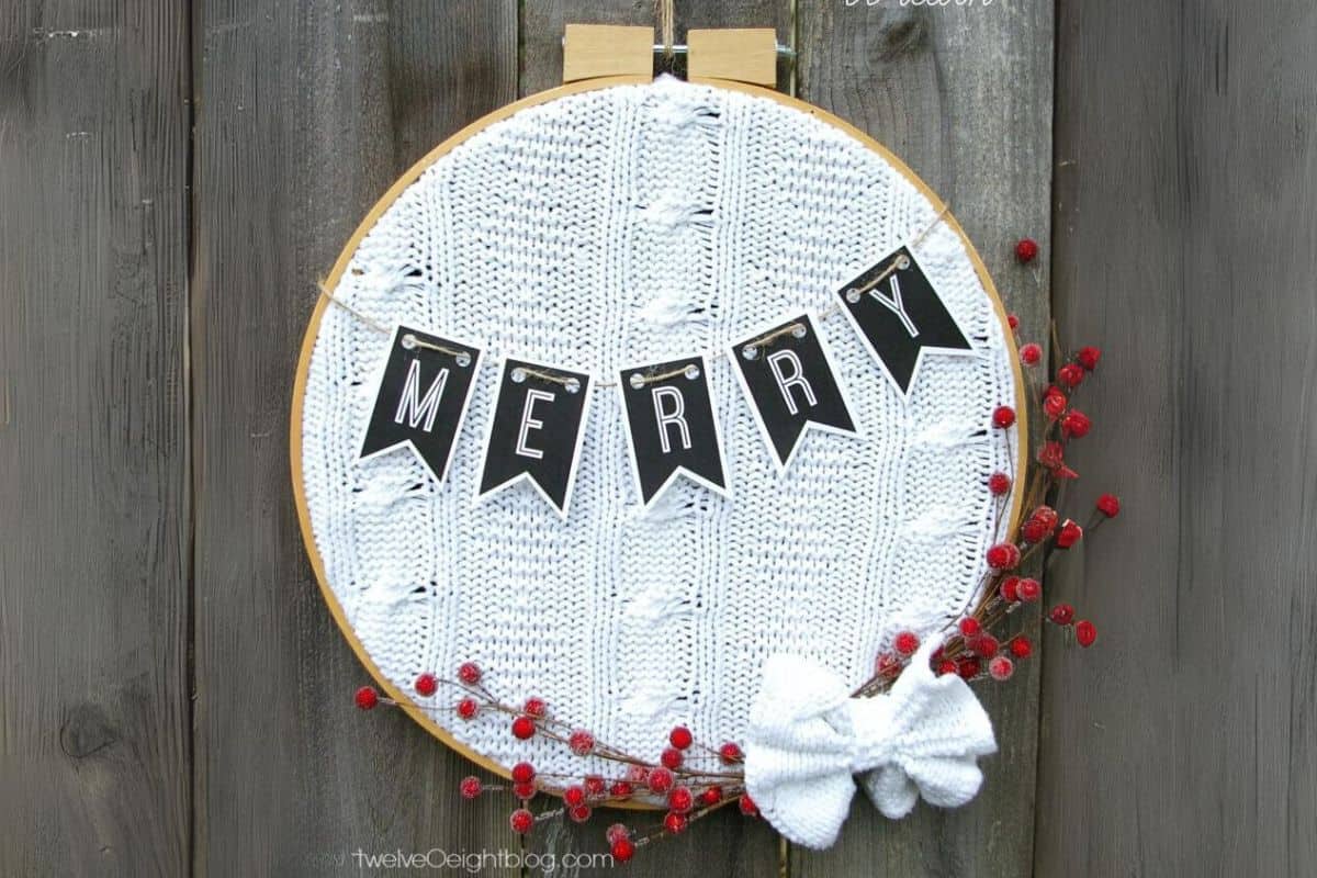 Upcycled Embroidery Hoop Wreath + Merry Printable Banner.