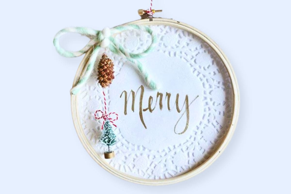 Embroidery Hoop Christmas Decor.