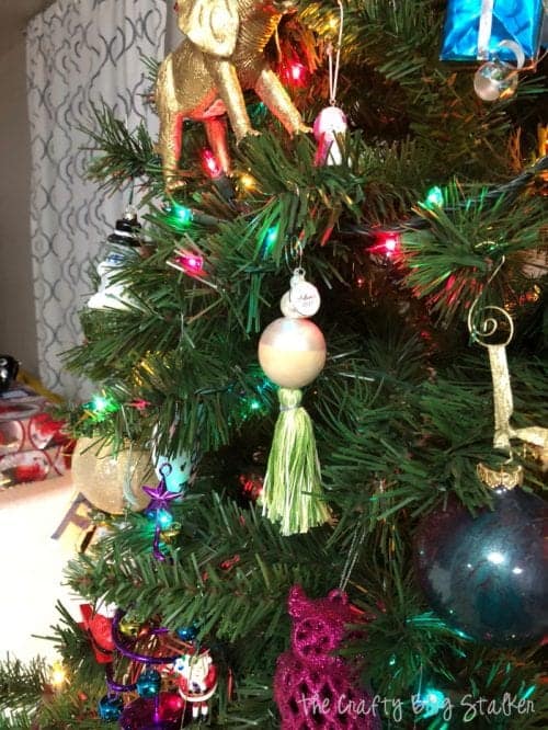 How to Make a Beaded Tassel Ornament, a tutorial featured by top US craft blog, The Crafty Blog Stalker.