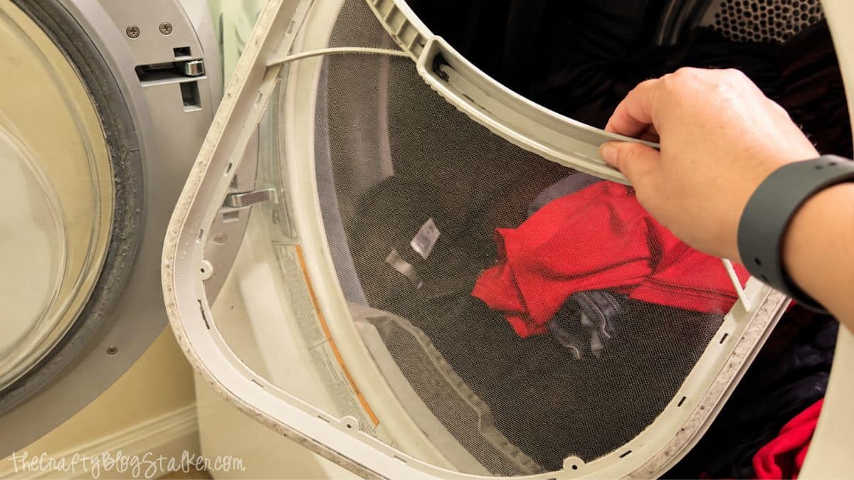 How To Clean A Dryer Vent In 10 Minutes