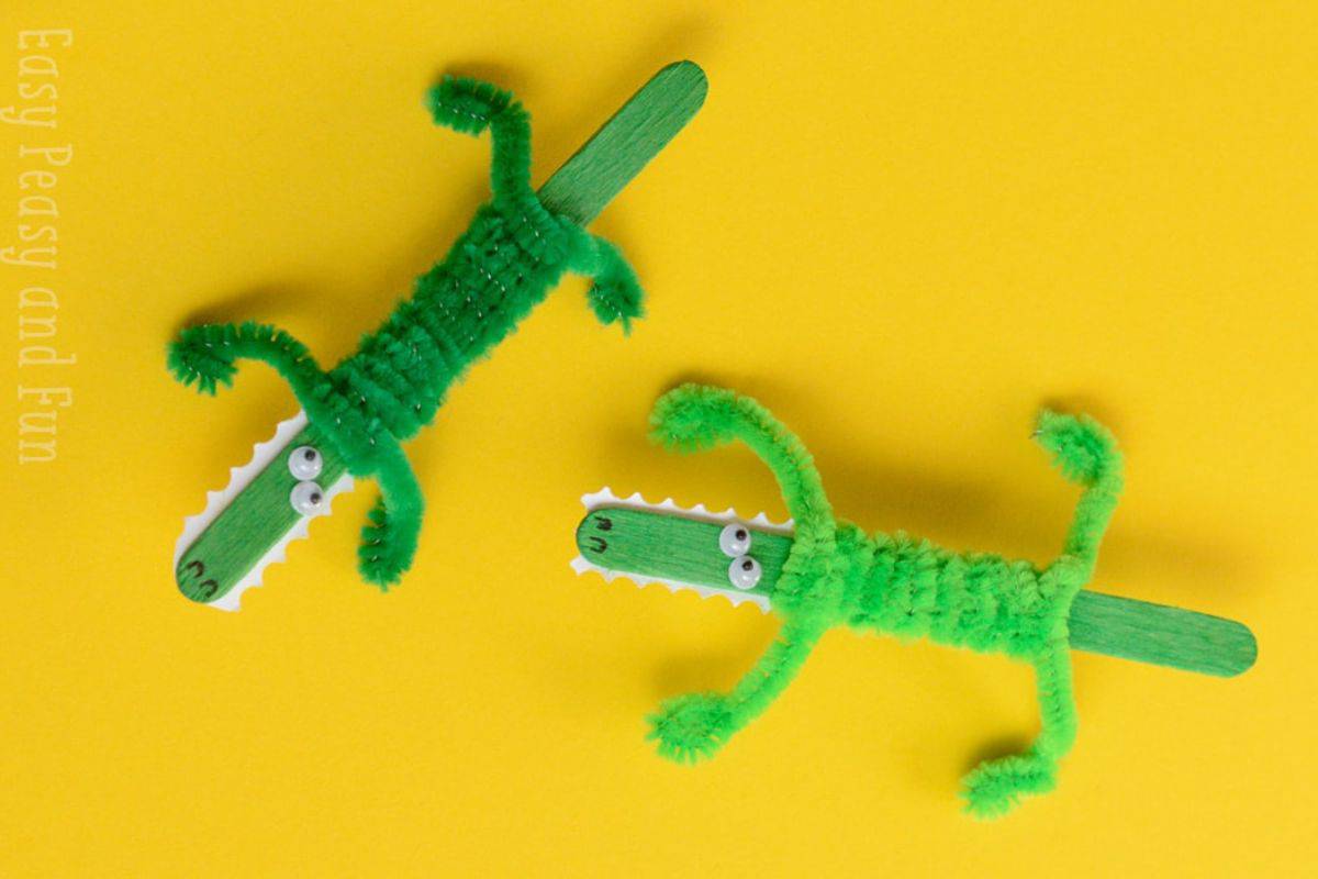 Popsicle Stick Crocodile Craft.