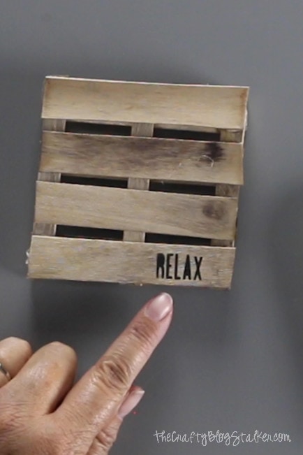 the finished word on the pallet coasters