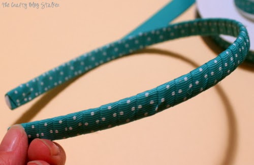 How to Make an Easy Ribbon Headband, a tutorial featured by top US craft blog, The Crafty Blog Stalker.