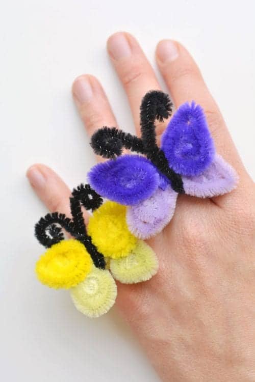 30 Fun Spring Break Crafts you can Make with Children featured by top US craft blog, The Crafty Blog Stalker: Pipe Cleaner Butterfly Rings