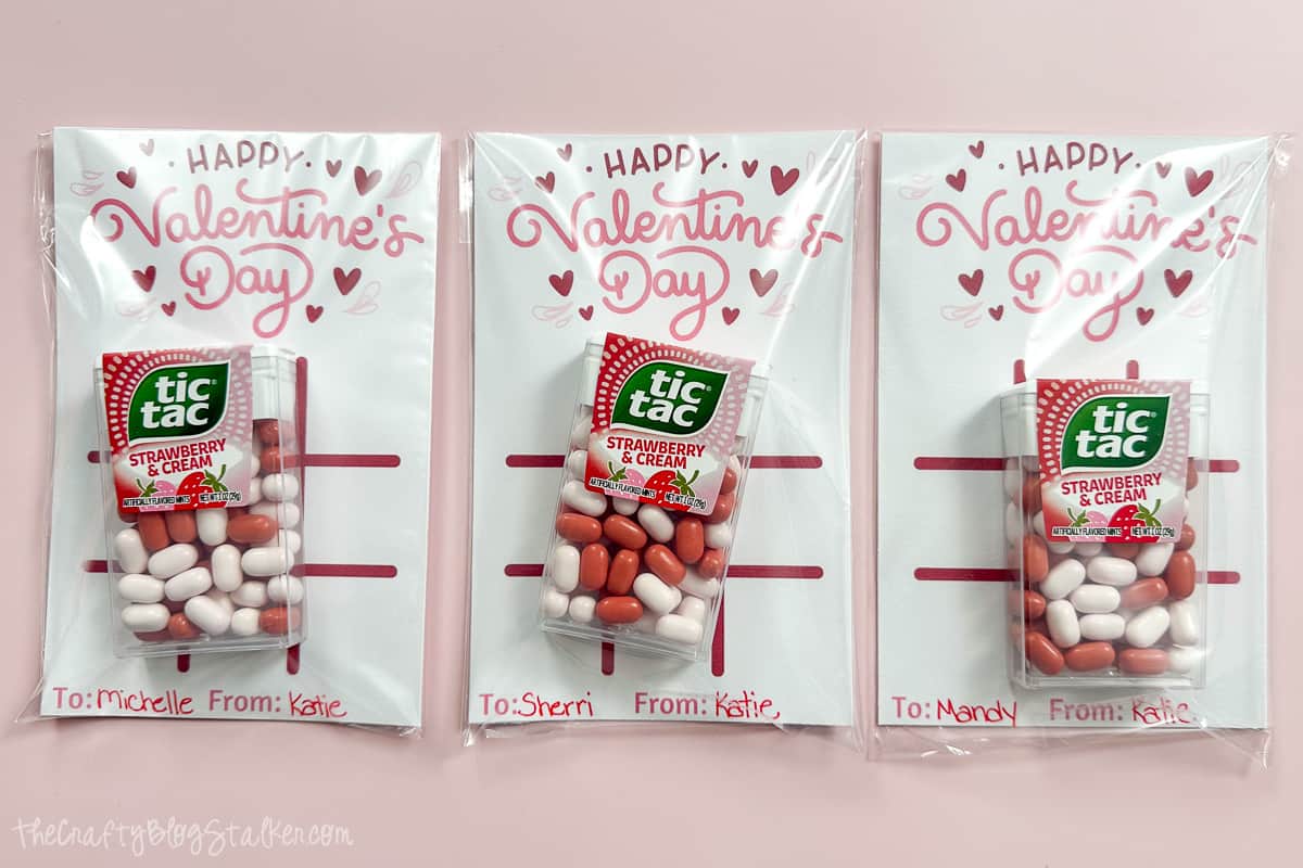 Strawberry and Cream Tic Tac with a Printable Tic Tac Toe board for Valentine's Day.