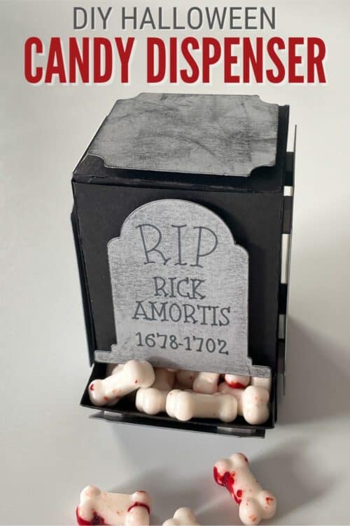 https://thecraftyblogstalker.com/wp-content/uploads/2020/09/halloween-candy-dispenser-box-11-500x750.jpg