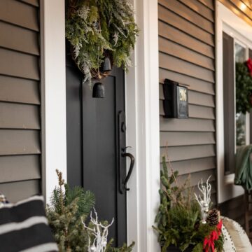 Classic Christmas Porch Decor Ideas