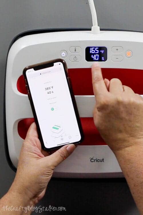 setting the heat and temp of the cricut easypress