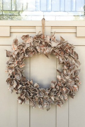Easy & Gorgeous Fabric Wreath for Fall