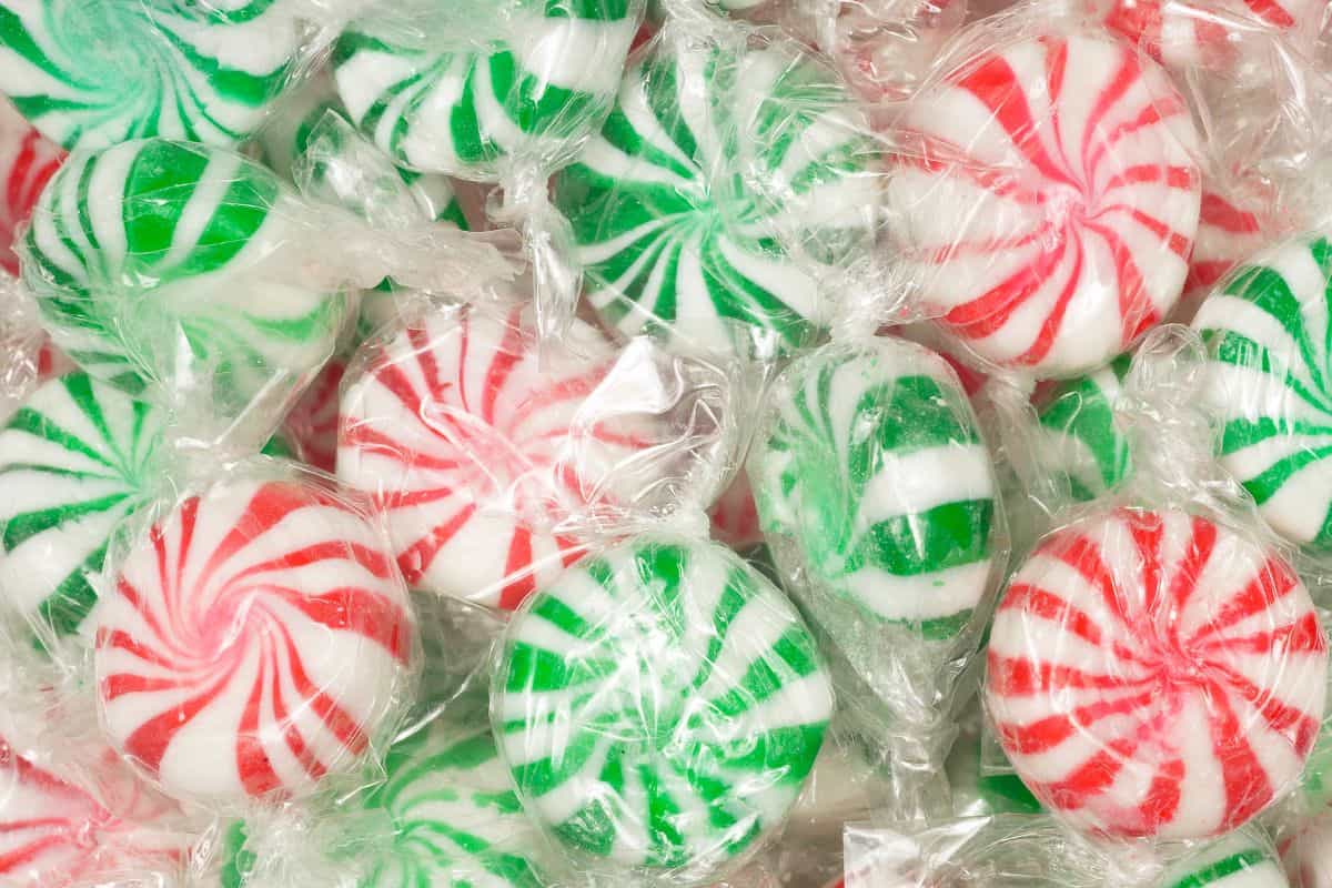 The Christmas Candy Pass Game.