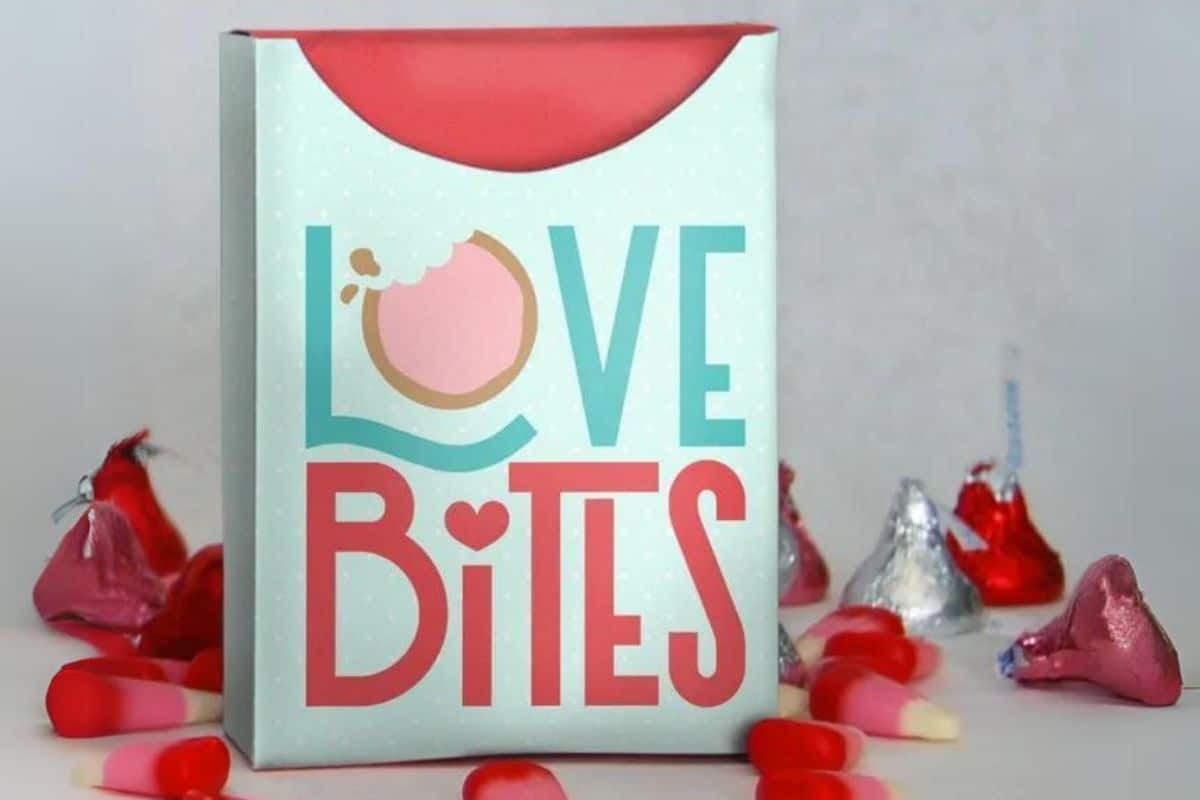 Printable Valentine’s Day Treat Boxes.