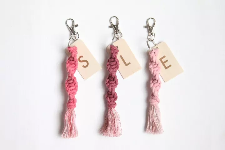 a step by step diy macrame keychain tutorial