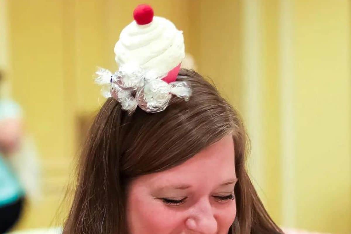 Easy Cupcake Headband DIY.