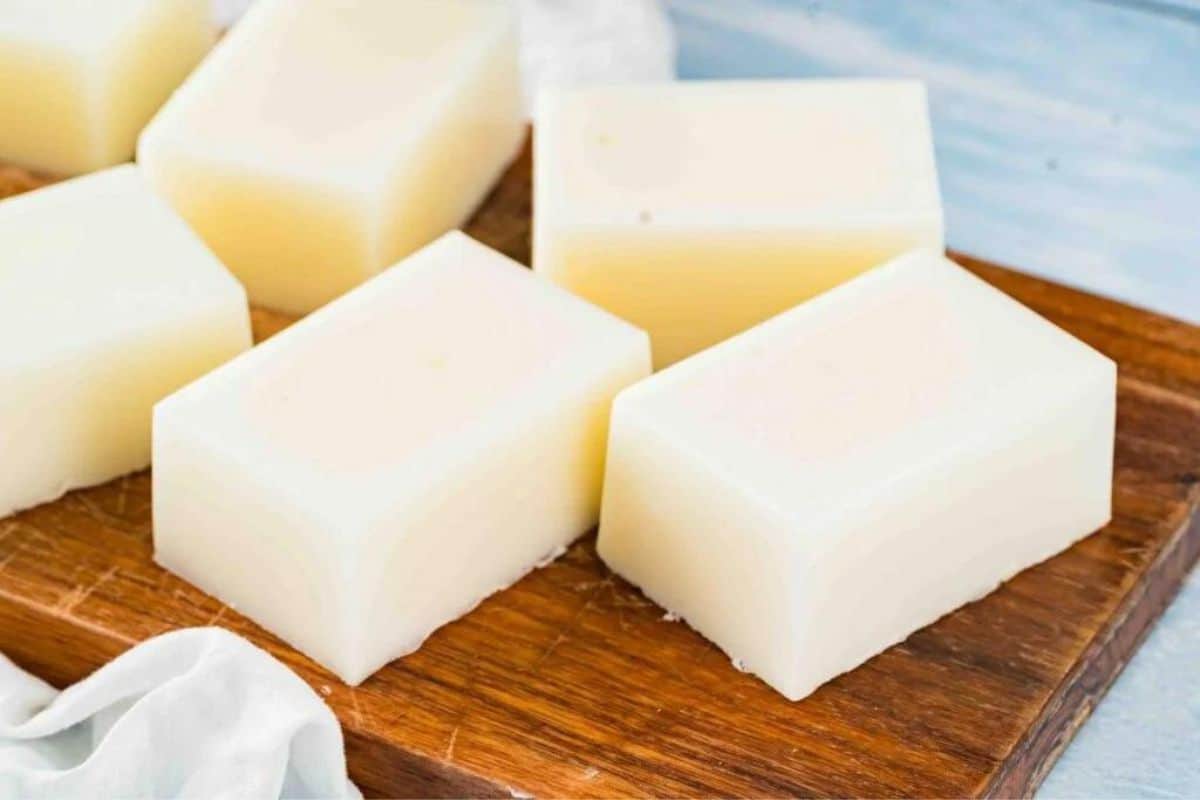 39 Easy Melt and Pour Soap Recipes for Beginners - The Crafty Blog