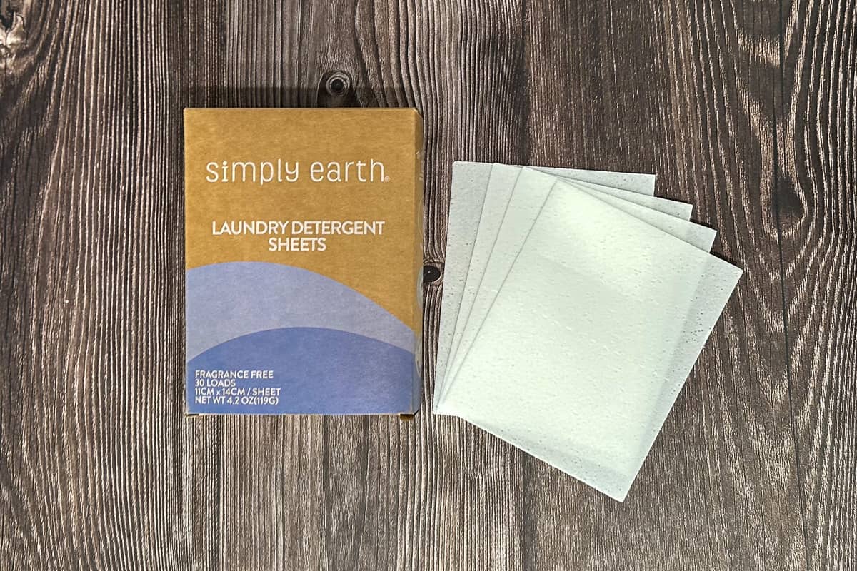 Simply Earth Laundry Detergent Sheets.