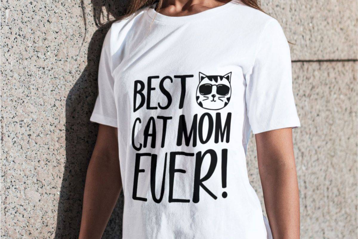 Vector file that reads 'best cat mom ever'.