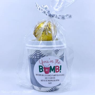 Hot chocolate bomb gift set.