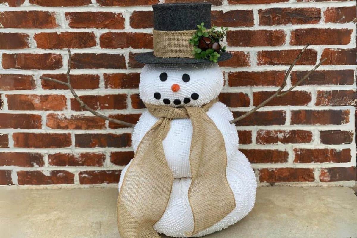 DIY Fabric Snowman.