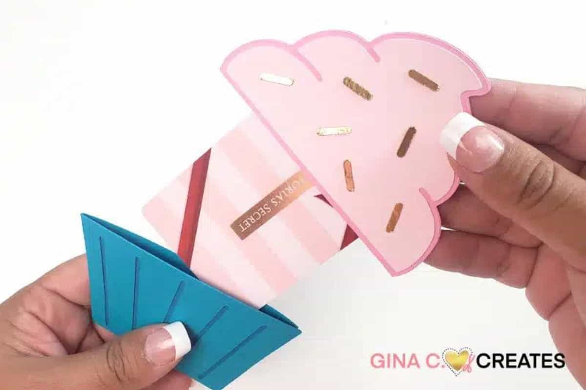 Gift card holder in the shape of a cupcake.